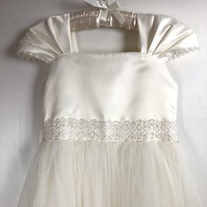 Kid’s Dream Size 7-8 Gorgeous OFF-WHITE/IVORY Long Special Occassion Dress!!